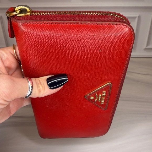 Prada Saffiano Red Zip-Around Long Wallet – Very Good Condition - Picture 8 of 15